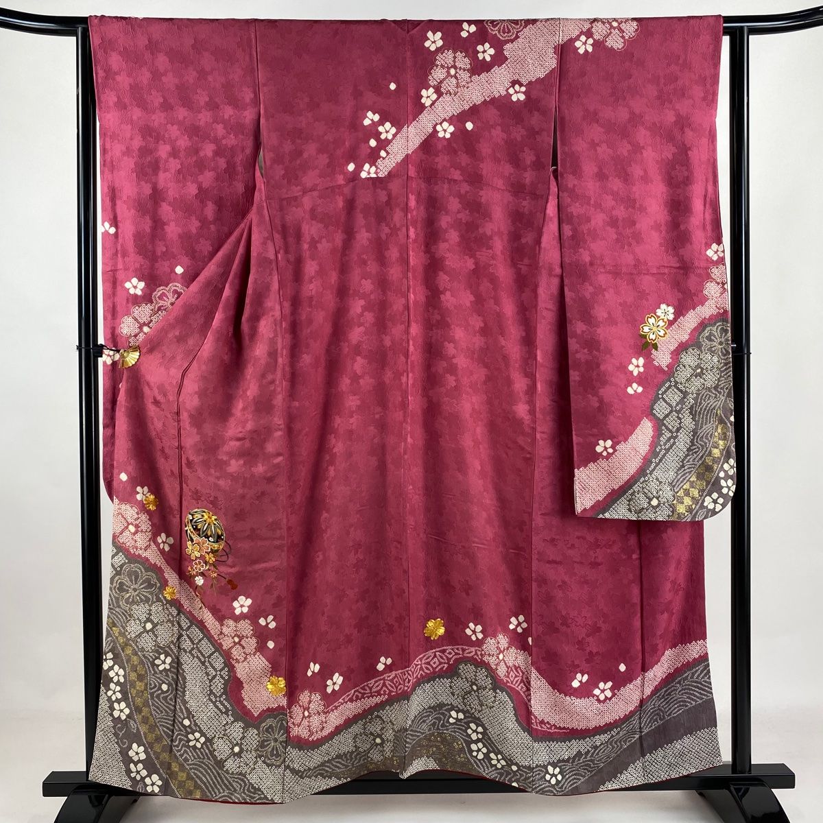 振袖 身丈156cm 裄丈63.5cm S 袷 鞠 桜 刺繍 金彩 濃ピンク 正絹 名品