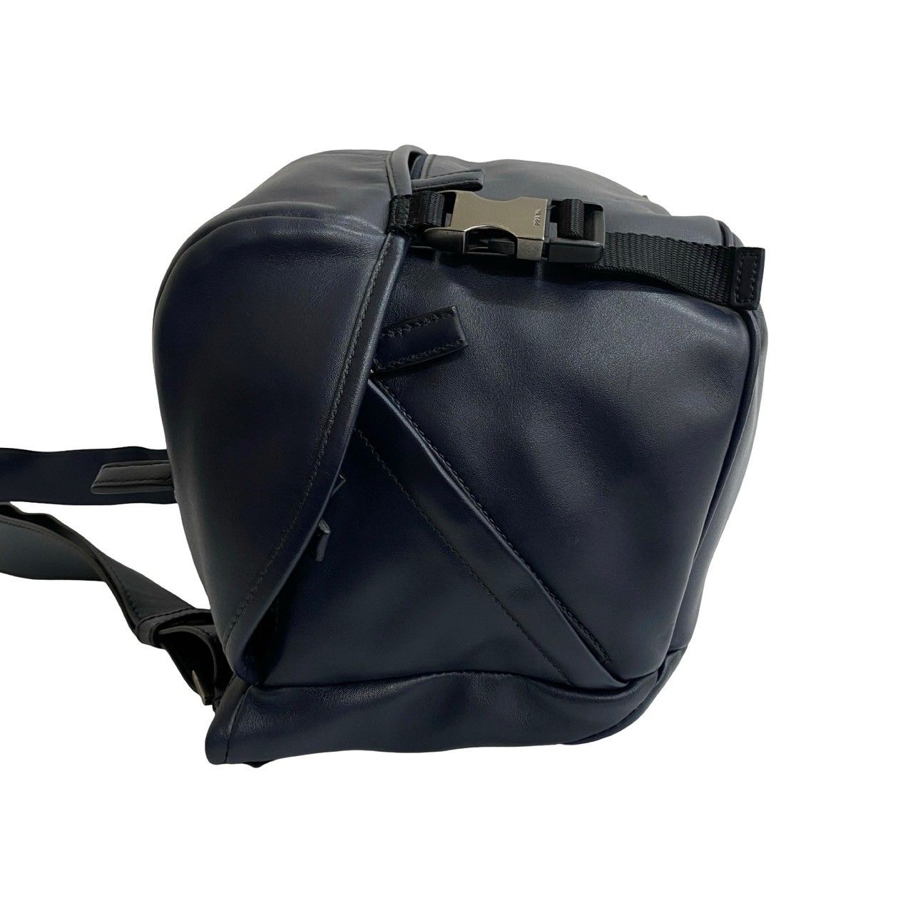 [PRADA] プラダ エンボスロゴ ショルダーバッグ ☆送料込☆ ☆人気☆【PRADA】☆プラダ エンボス ロゴ ショルダーバッグ