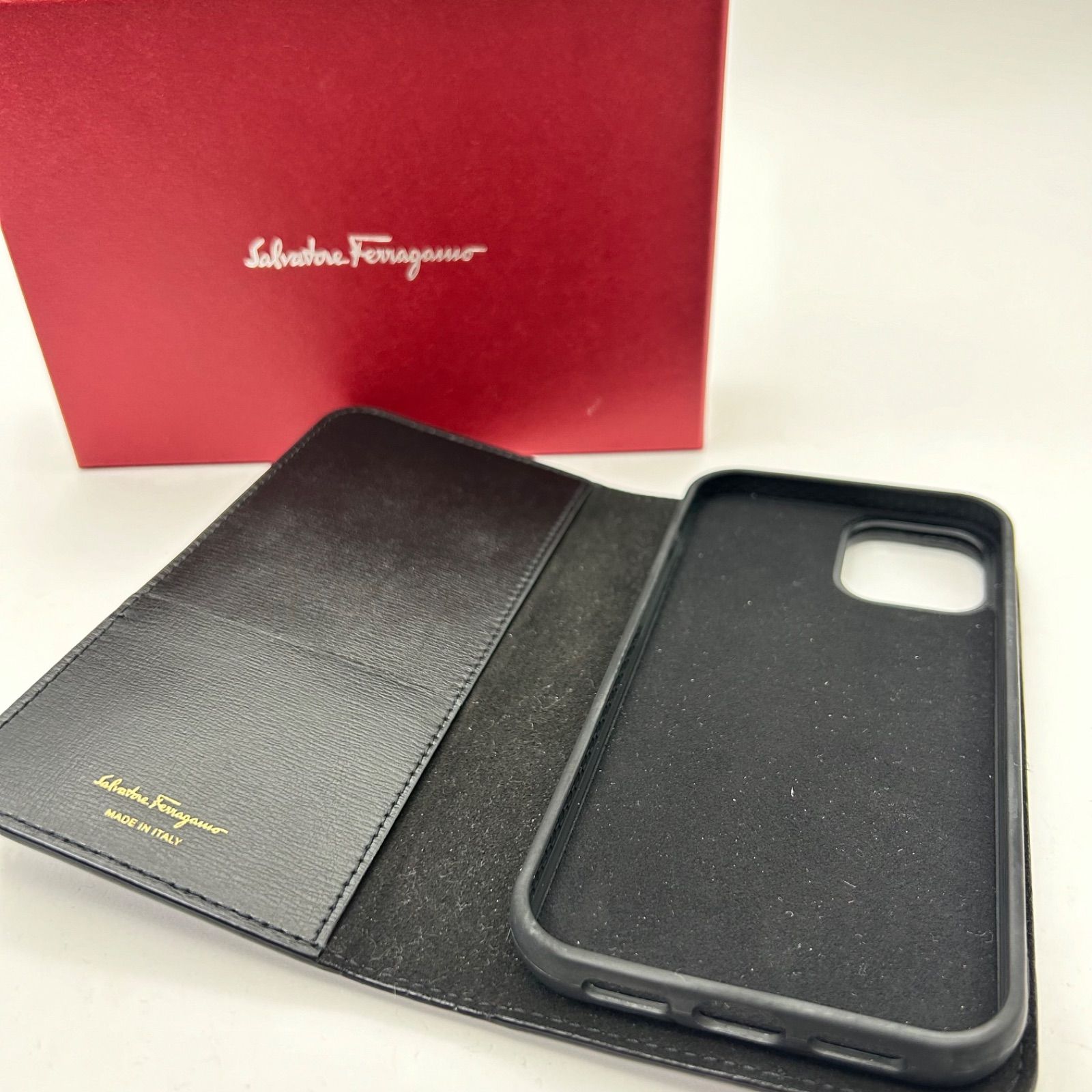 【美品】SalvatoreFerragamo サルヴァトーレフェラガモ　iPhoneケース12/12PRO 手帳型ケース　MS1539■