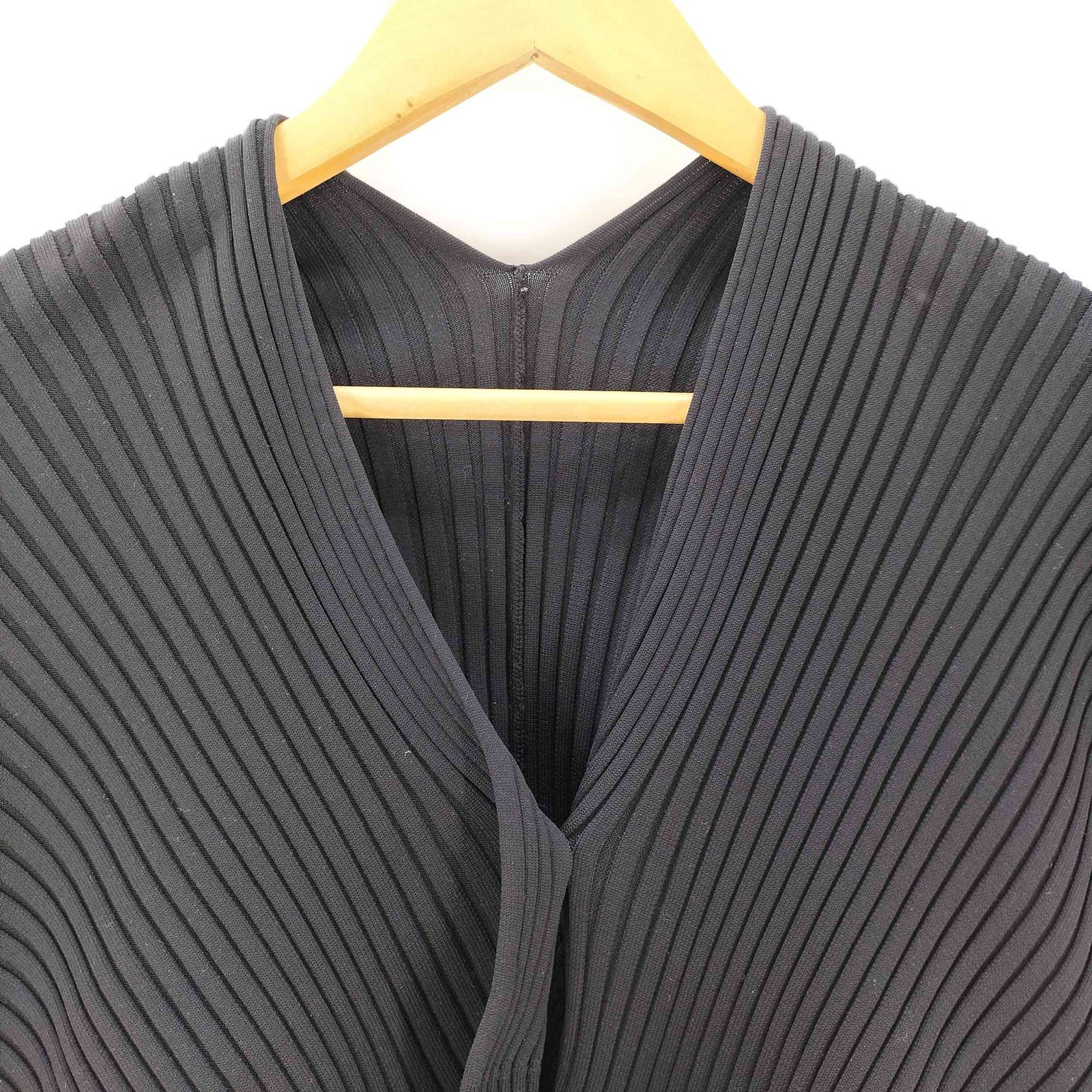 JNBY(ジェイエヌビーワイ) Curved 3D Cardigan 変形カーディガン レディース imp 中古 古着 0357 ジェイエヌビーワイ JNBY Curved 3D Cardigan 変形カーディガン
