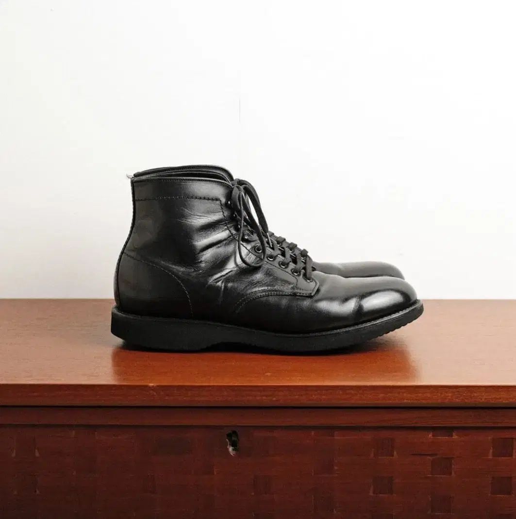 英国 オールドパイン ナチュラルウッド 無塗装 D/7 英国オールドパイン 木製スピンドルバックダイニングチェア 無