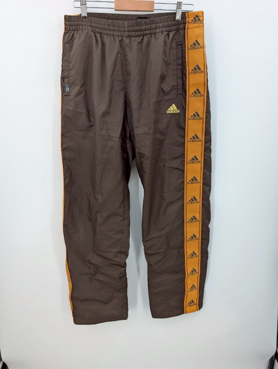 adidasトラックジャケット　ブラウン✖️オレンジ Adidasアディダストラックジャケットジャージ ブラウン×オレンジ