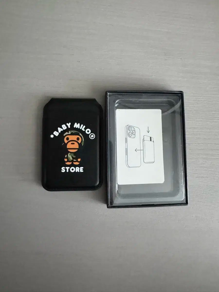 A BATHING APE アベイシングエイプ MagSafe マグセーフ カードウォレット ほぼ