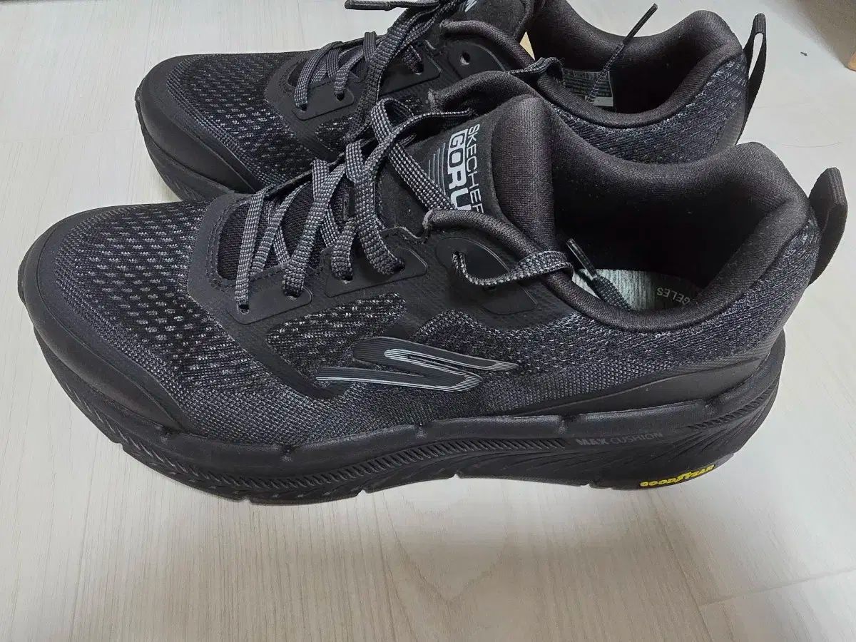 SKECHERS スケッチャーズ スニーカー 270 サイズ 靴