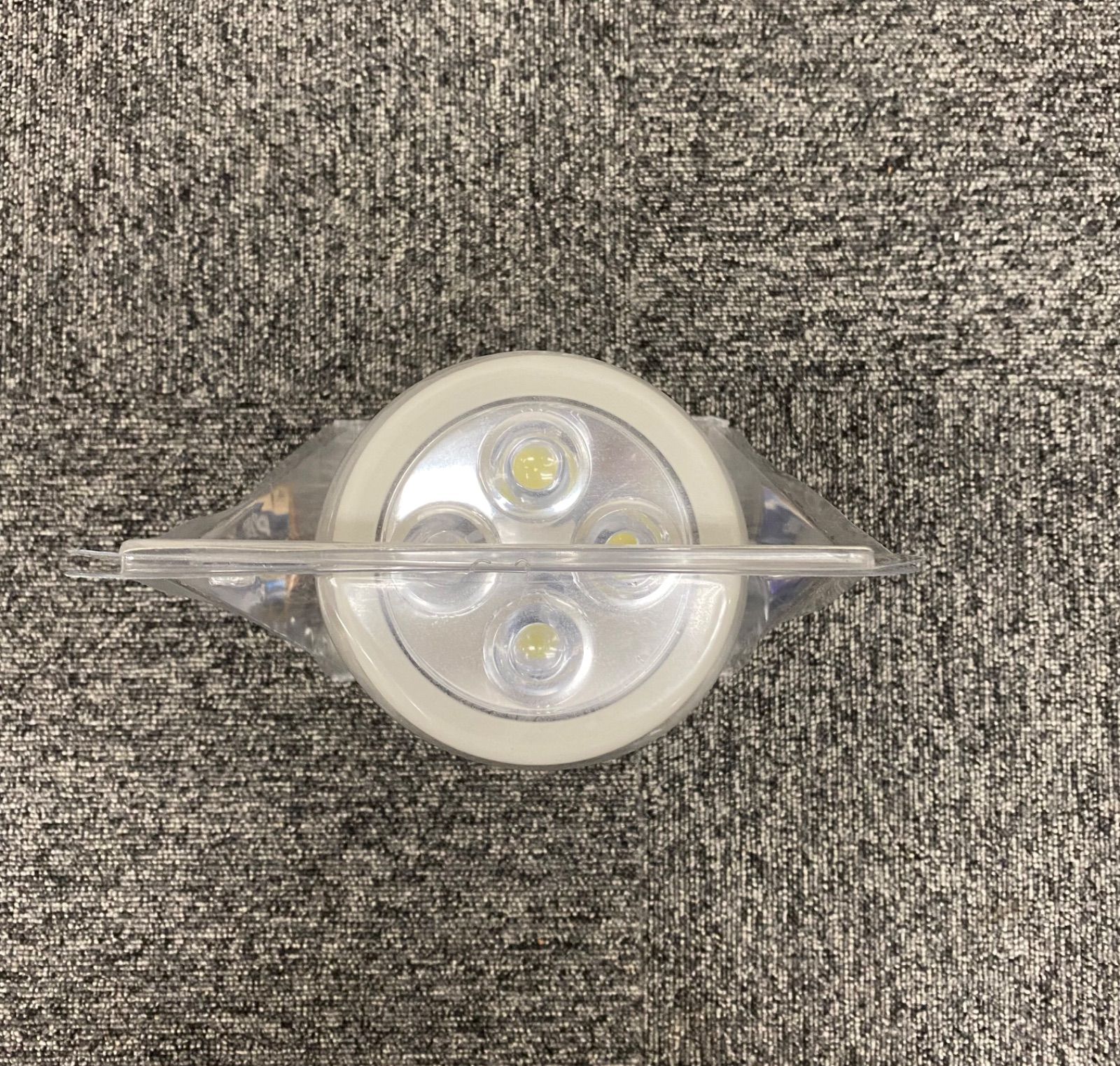 パナソニック LED懐中電灯 強力ライト 乾電池エボルタ付 F-KJWBS01-W