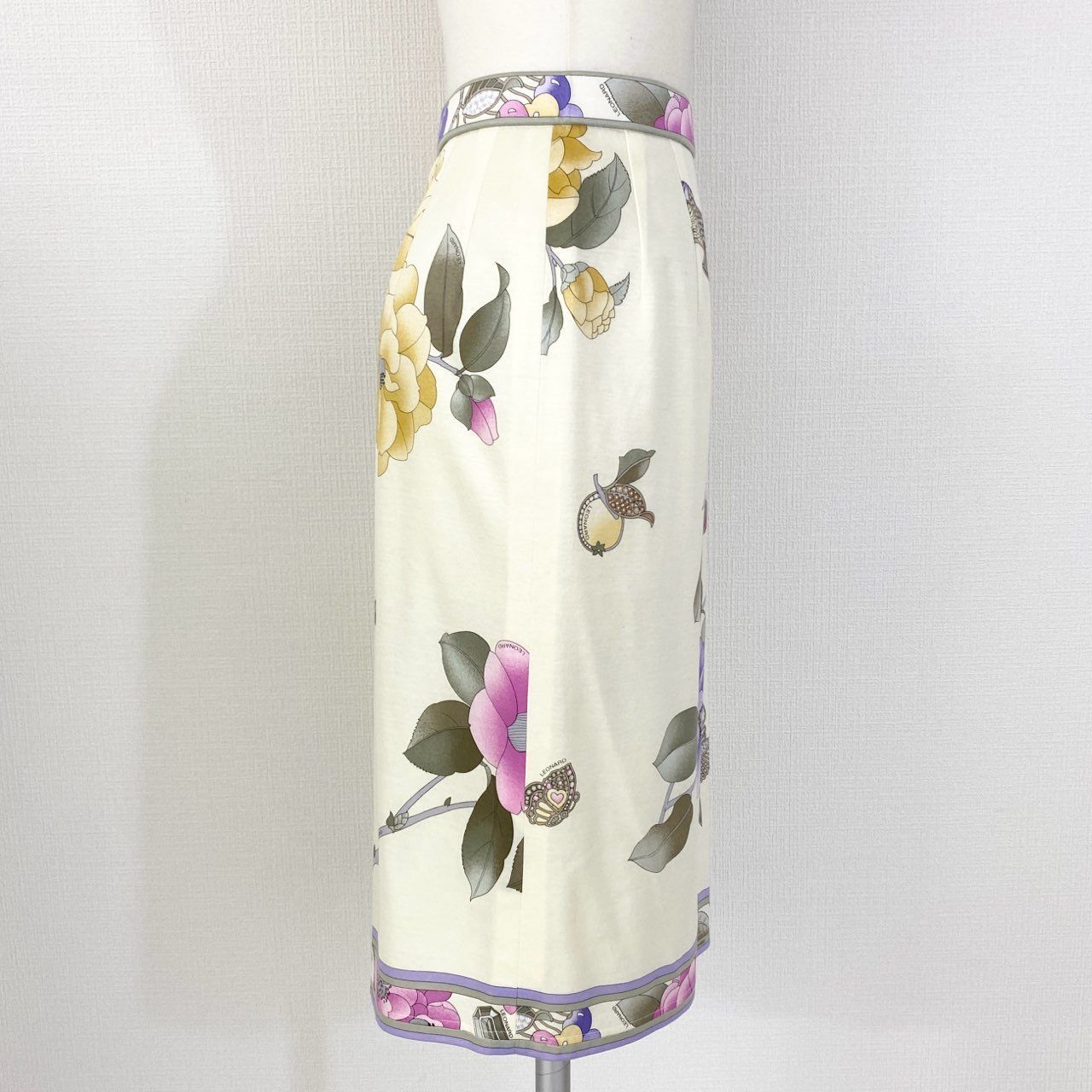 LEONARD フラワープリント 膝丈スカート73 LEONARD フラワープリント 膝丈スカート73 LEONARD フラワープリント