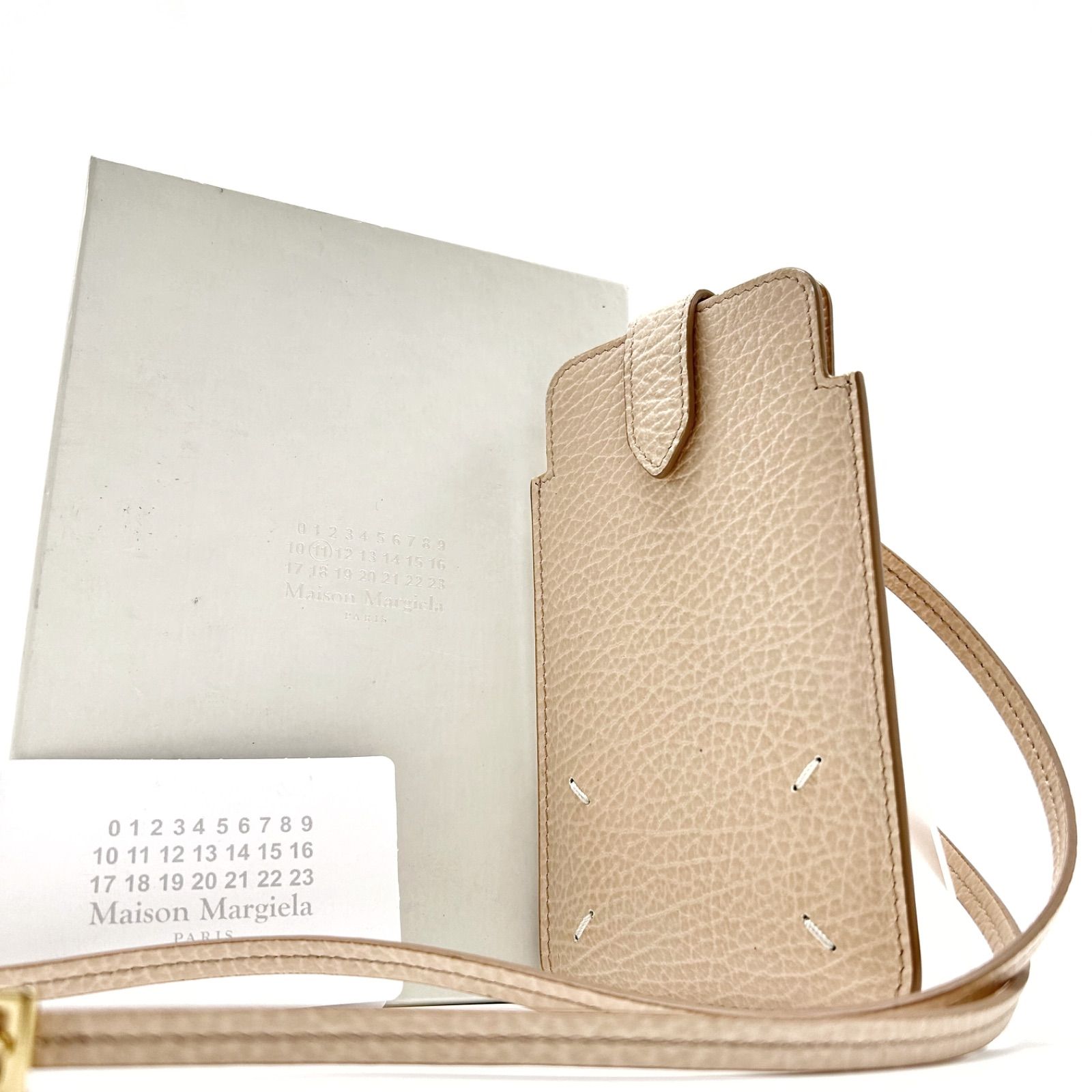 ◎ 級 Maison Margiela メゾンマルジェラ スマホショルダー ポーチ コンパクト ストラップ スマホケース 肩掛け 斜めがけ レザー クリーム メンズ レディース ユニセックス