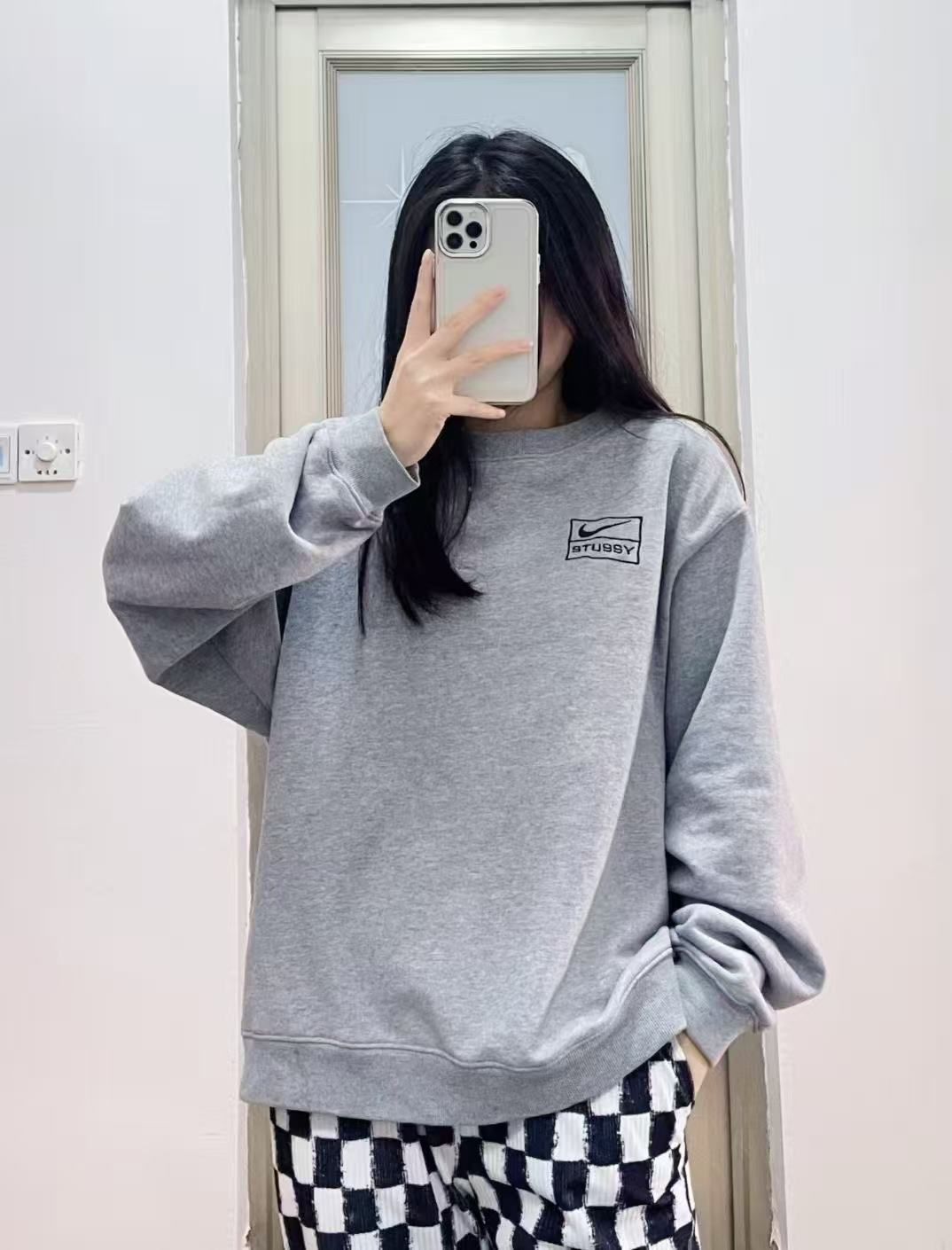 Stussy x Nike 共同ブランド ウィンターフリース厚手クルー Stussy x Nike 共同ブランド ウィンターフリース厚手クルー