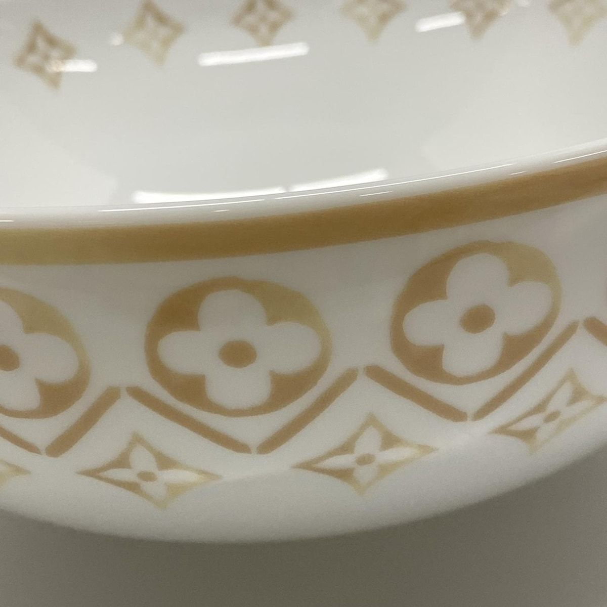 ★新品未使用 ヴィトン ラージ ボウル モノグラム フラワータイル お皿 ☆新品未使用 ヴィトン ラージ ボウル モノグラム フラワータイル お皿