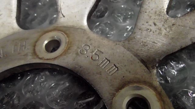 CB400 SUPER FOUR NC31 の フロントディスクローター 1761007822