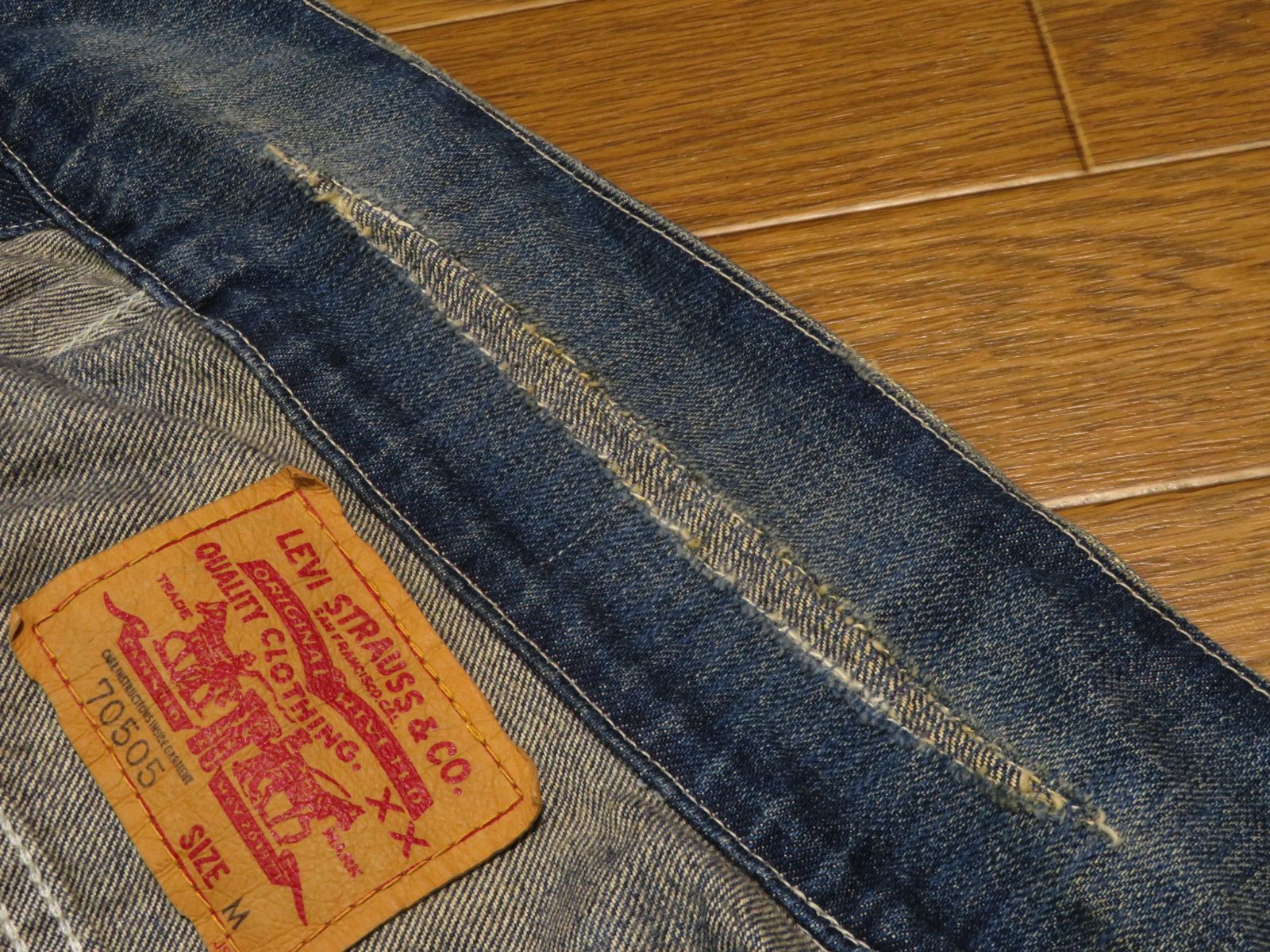 ✅️ クラッシュ&リペア加工 Mサイズ Levis リーバイス 70505
