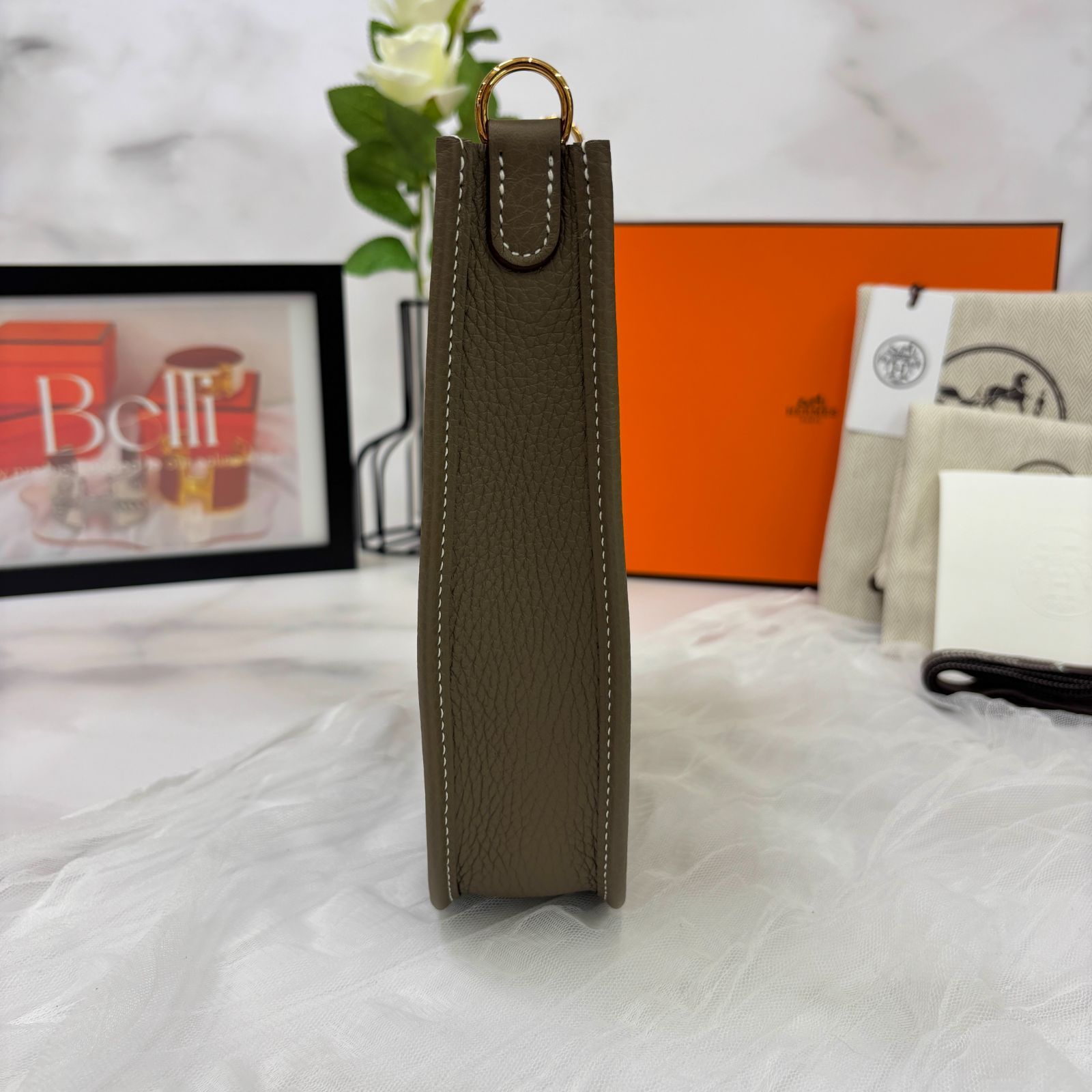 【K刻印・大人気色】エルメス ミニエヴリン エトゥープ S金具 Hermes(エルメス) ミニ エヴリン 16 エトープ シルバー金具 K