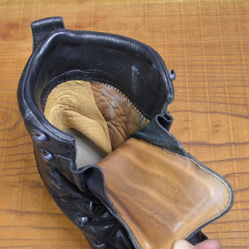 コンバットブーツ