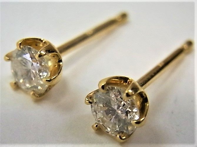 新品未使用K18 18金 スタッド ピアス ダイヤ0.207ct 0.195ct - メルカリ