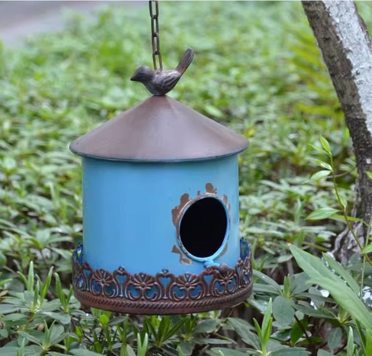 錬鉄製の鳥小屋巣箱 鳥の巣 鳥の巣箱 バードハウス バードルーム 鳥用品 鳥かご アンティーク調 庭園 自然 装飾 休憩所 ハウス 金属 可愛い ユニーク ブルー 古いヴィンテージ風 メタル ミニハウス