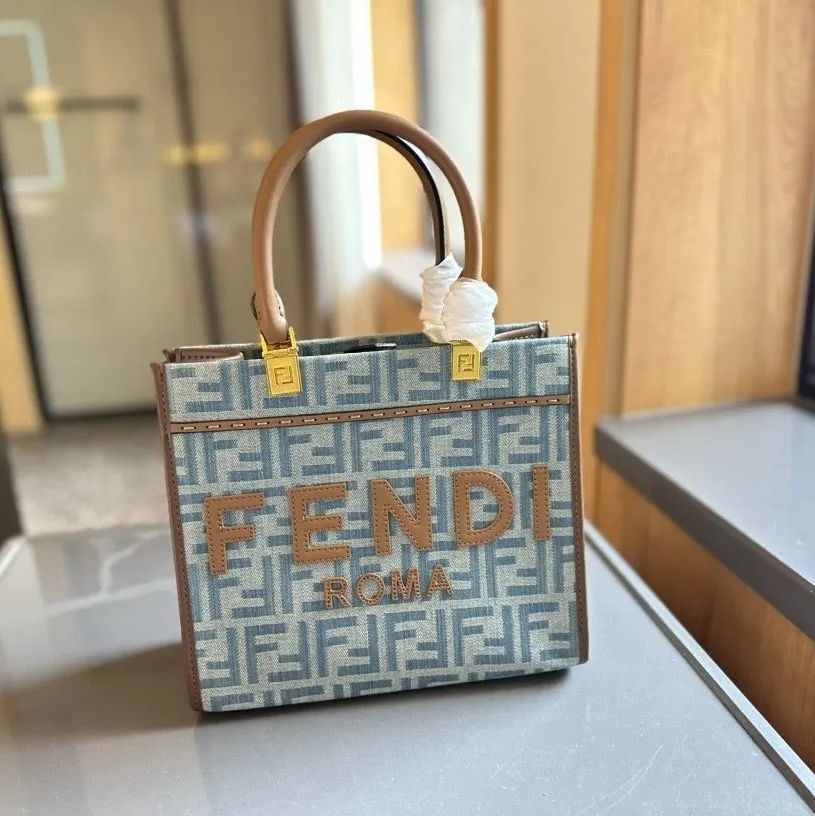 新品未使用FENDI  ショルダーバッグハンドバッグショルダーバッグ