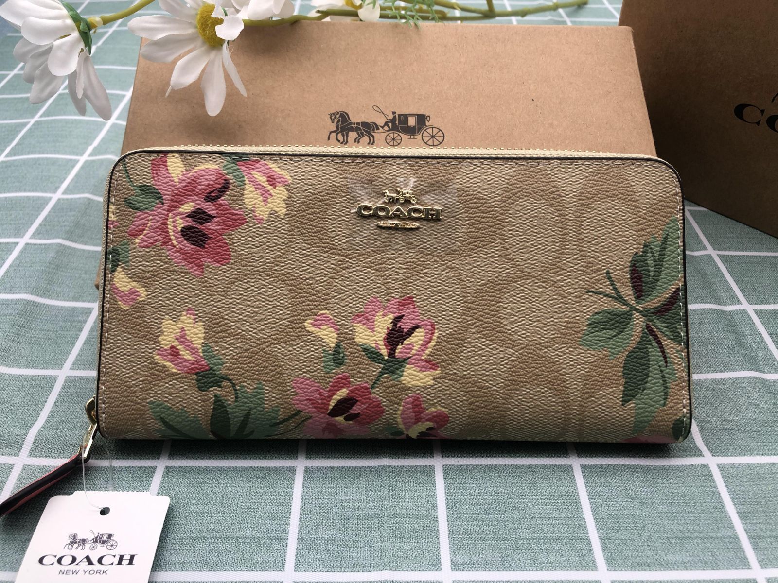 コーチ  COACH 財布 長財布 レディース プレゼント ギフト ロゴ シグネチャー 贈り物 ウォレット 新品未使用 ブランド キャンバス AA085