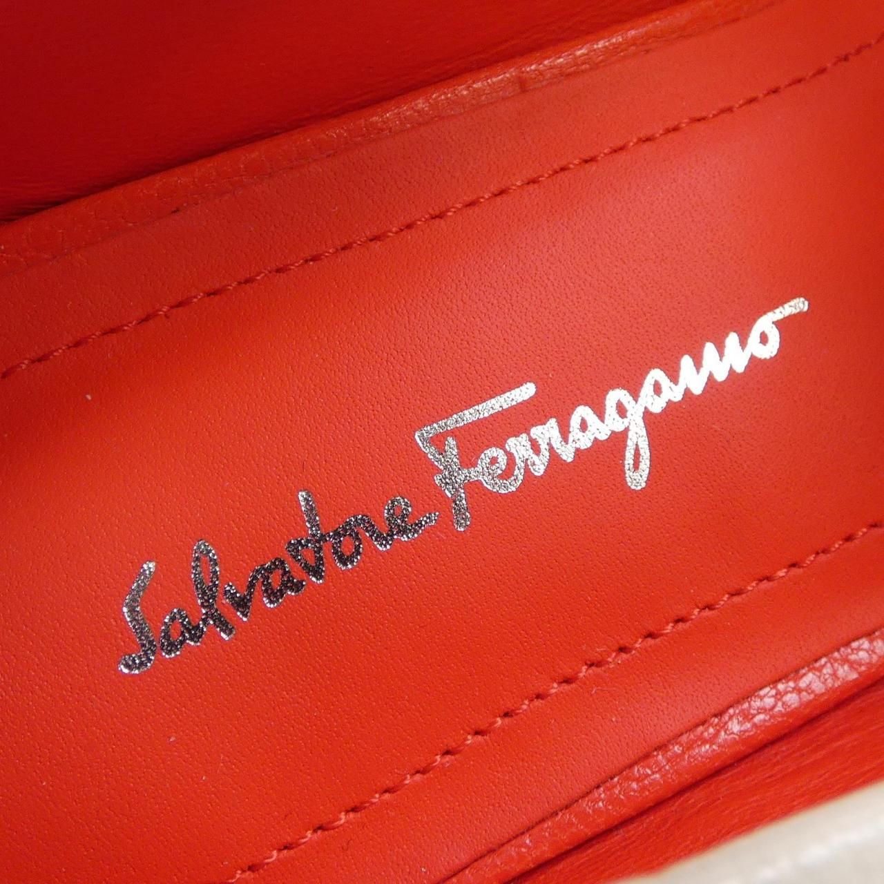 サルヴァトーレフェラガモ SALVATORE
