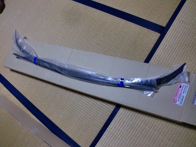 日産純正 リア ウインドウ モールデイング スカイライン GTR BNR32