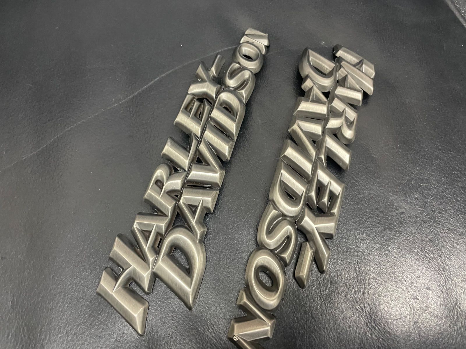 ハーレーダビッドソン Harley-Davidson 純正 タンクエンブレム