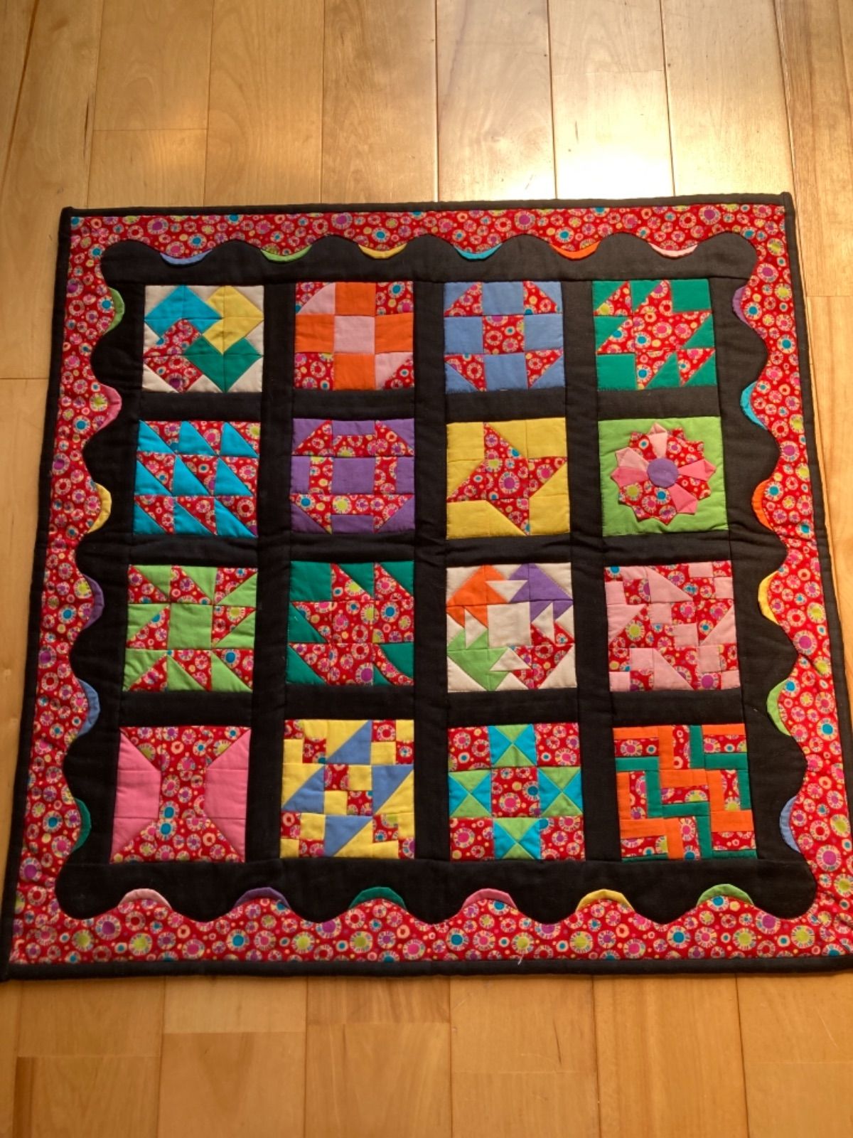 パッチワーク タペストリー カラフルに和柄をいかす - メルカリ