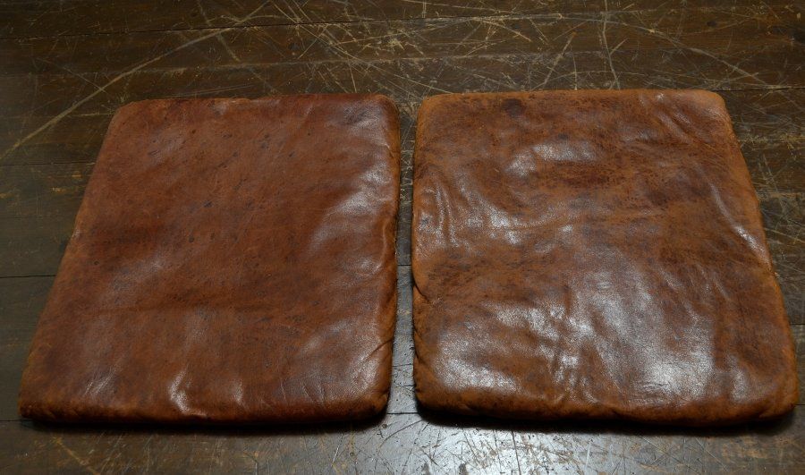 蔵A2549a 古民藝 古い革座布団 茶席 四枚