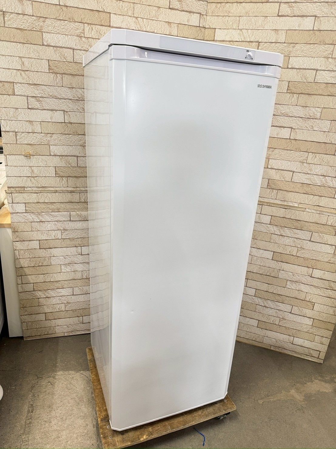 大阪 3か月保障付き 冷凍庫 アイリスオーヤマ 1ドア 2025年 IUSD-18A-W IR-133
