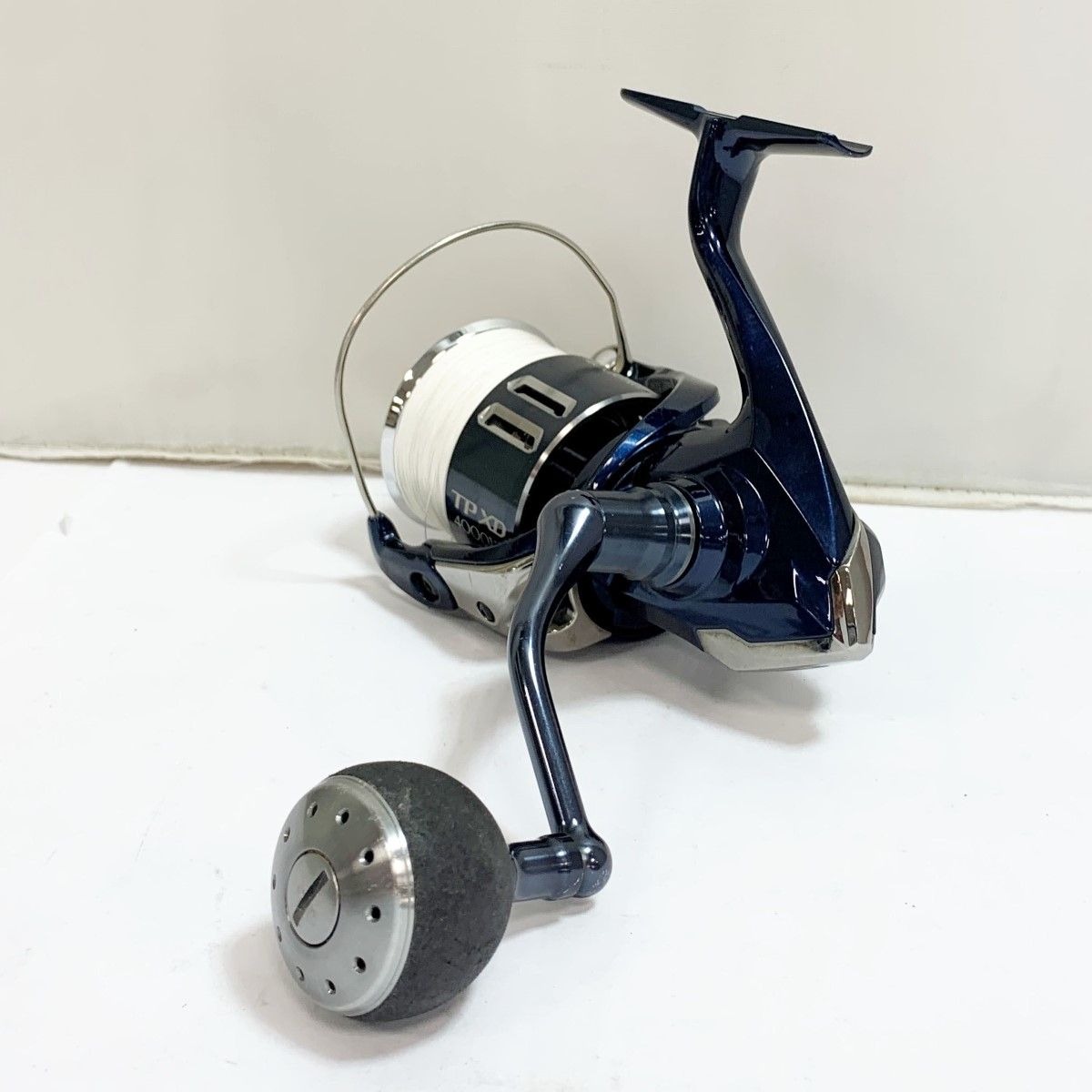 SHIMANO - ★★SHIMANO シマノ 21ツインパワー4000XG  スピニングリール　キズ有 箱付 04293 SHIMANO シマノ 21ツインパワー4000XG スピニングリール キズ有
