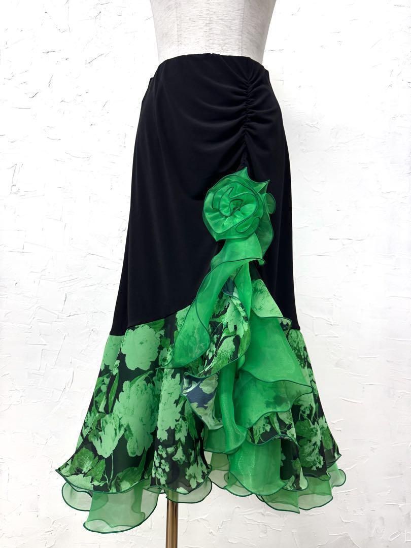 華やぎ】新品 グリーン花柄パフスリーブセットアップ黒 d026