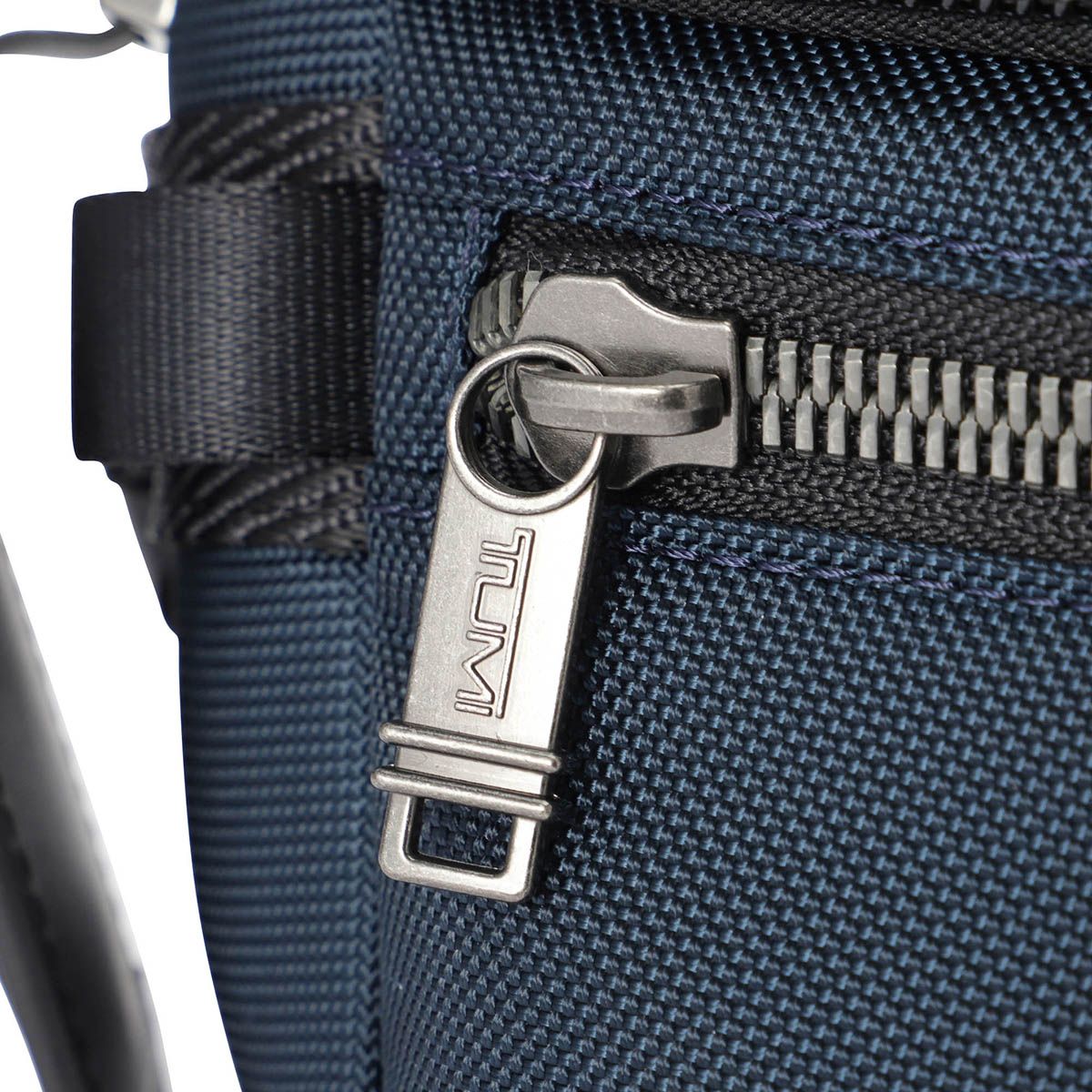新品 トゥミ TUMI ウエストバッグ・ボディバッグ アルファブラボー 