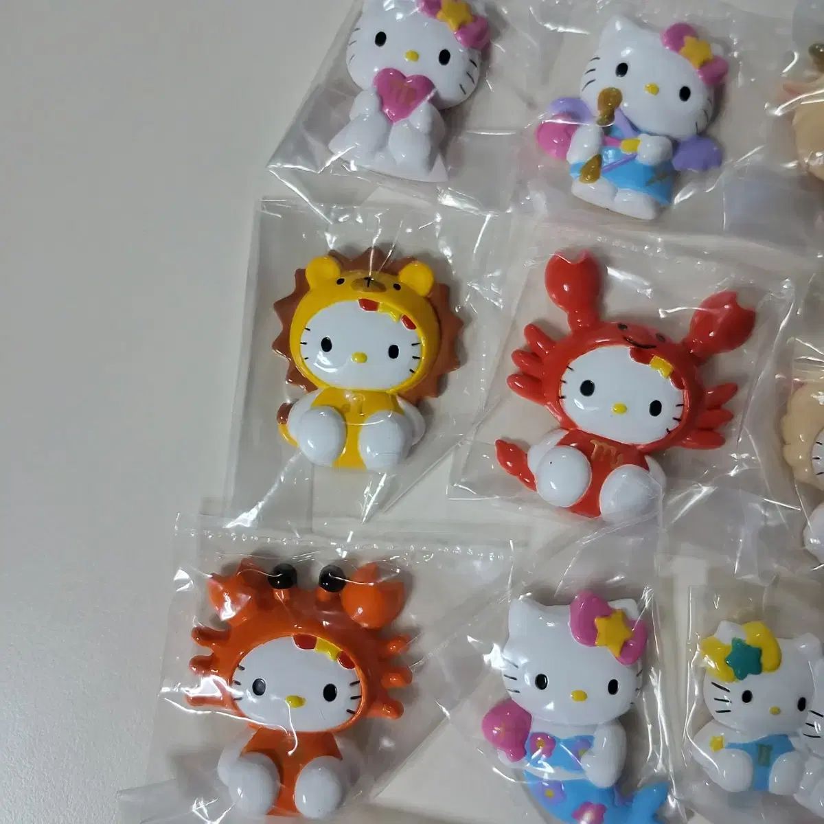 ハローキティ レトロ キティ 星座 マグネット 12 ベルセット BANDAI バンダイ 磁石