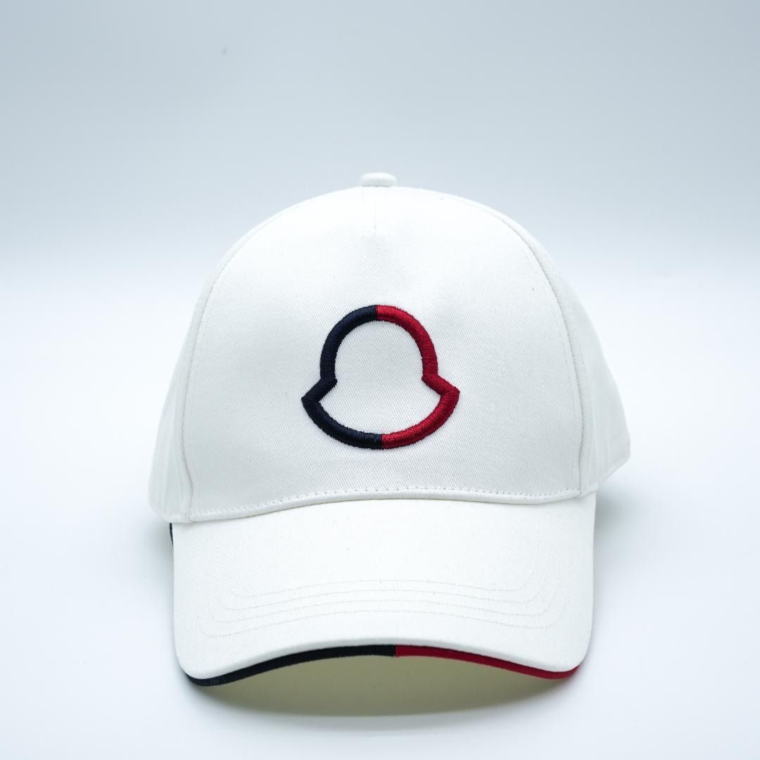 美品✨ MONCLER ベースボールキャップ ボア ホワイト ロゴマーク 新品未使用】MONCLER モンクレール ベースボールキャップ