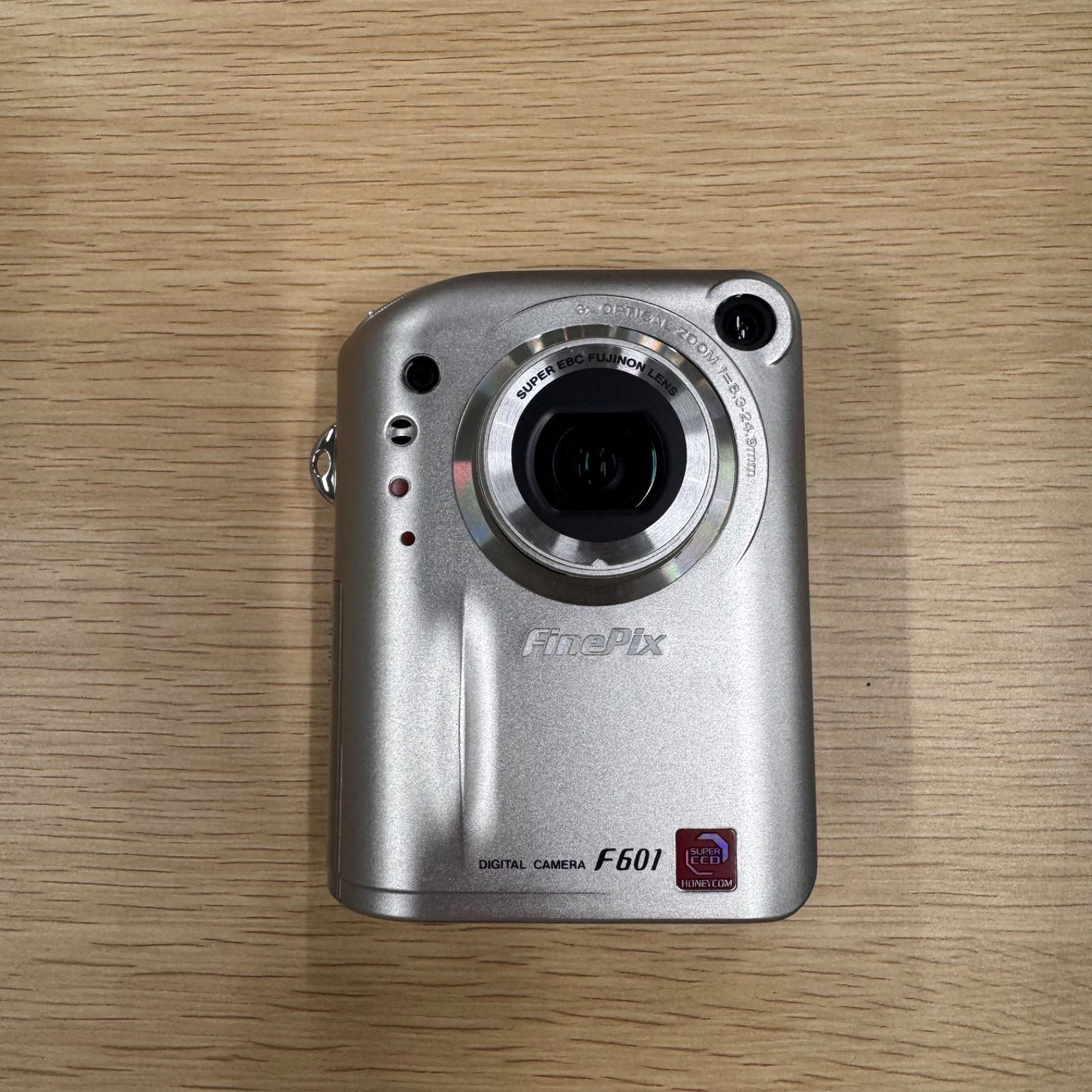 ✨美品✨FUJIFILM FinePix F601 充電器付き デジカメ
