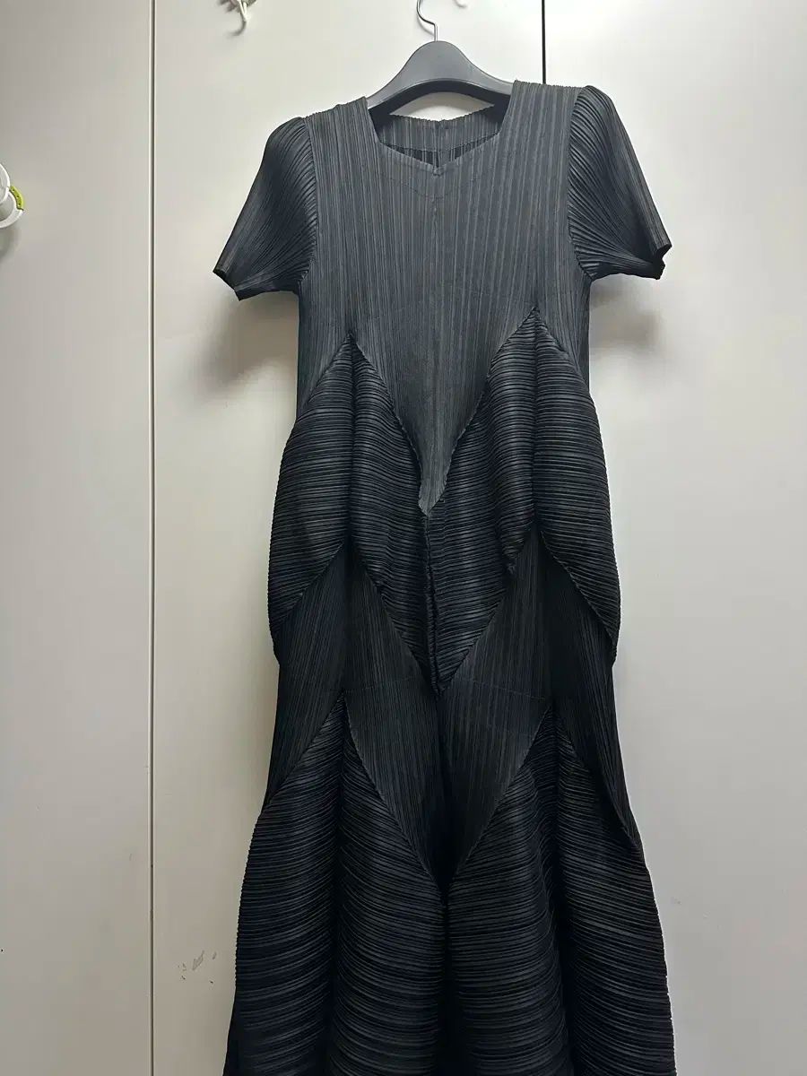 ショートスリーブドレス
