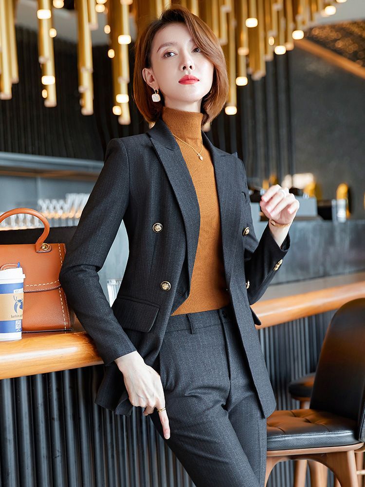 スーツ オフィス