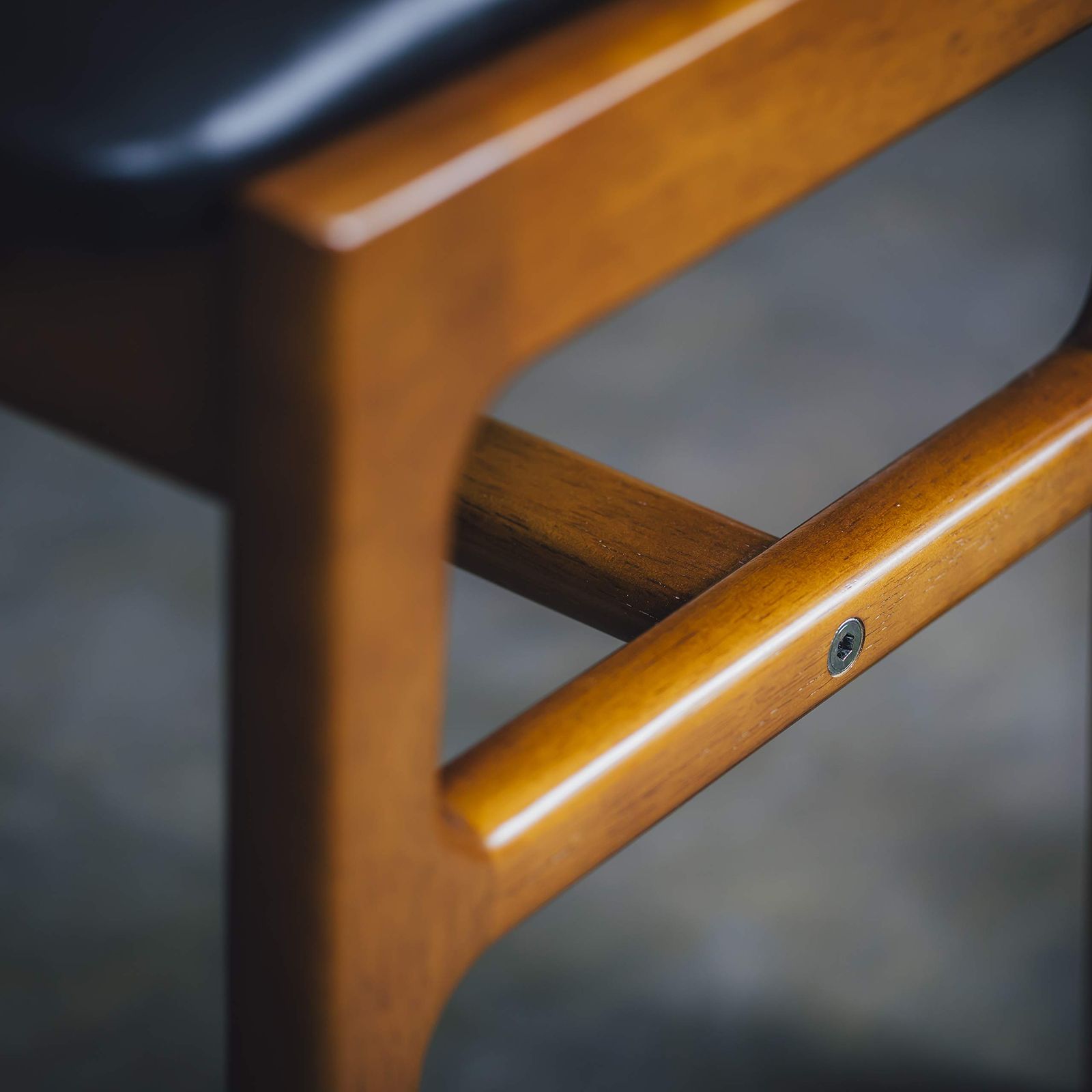 幅47.0奥行41.5高さ44.5座高43.5cm