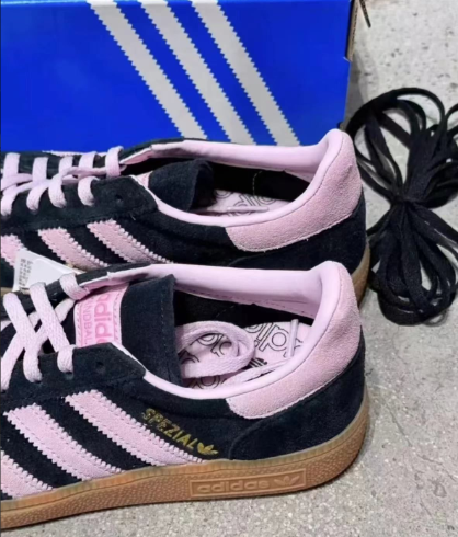 新品 adidas ハンドボール スペツィアル Handball Spezial レディース スニーカー Core Black/Clear Pink/Gum