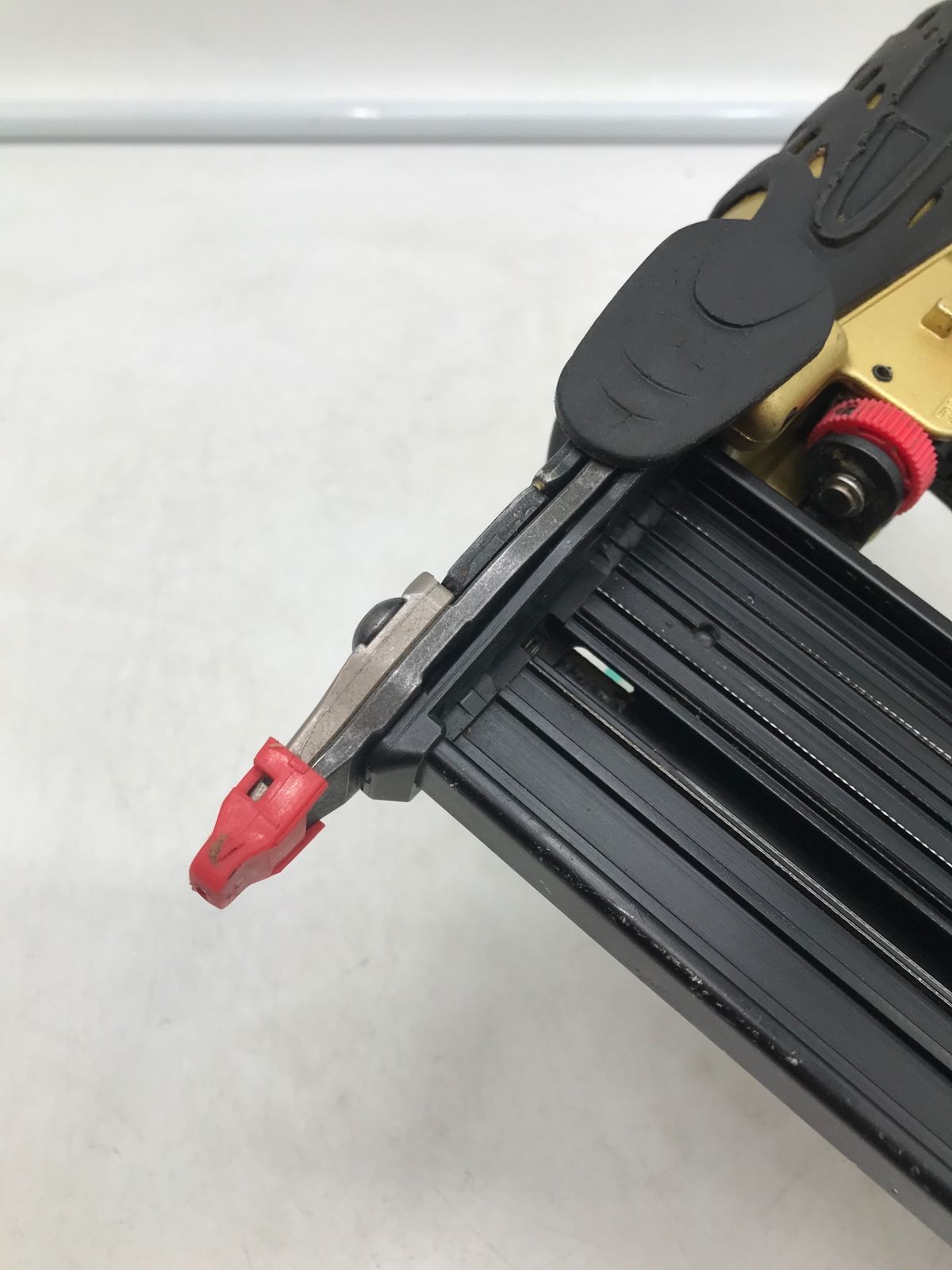 日立工機 高圧仕上釘打機