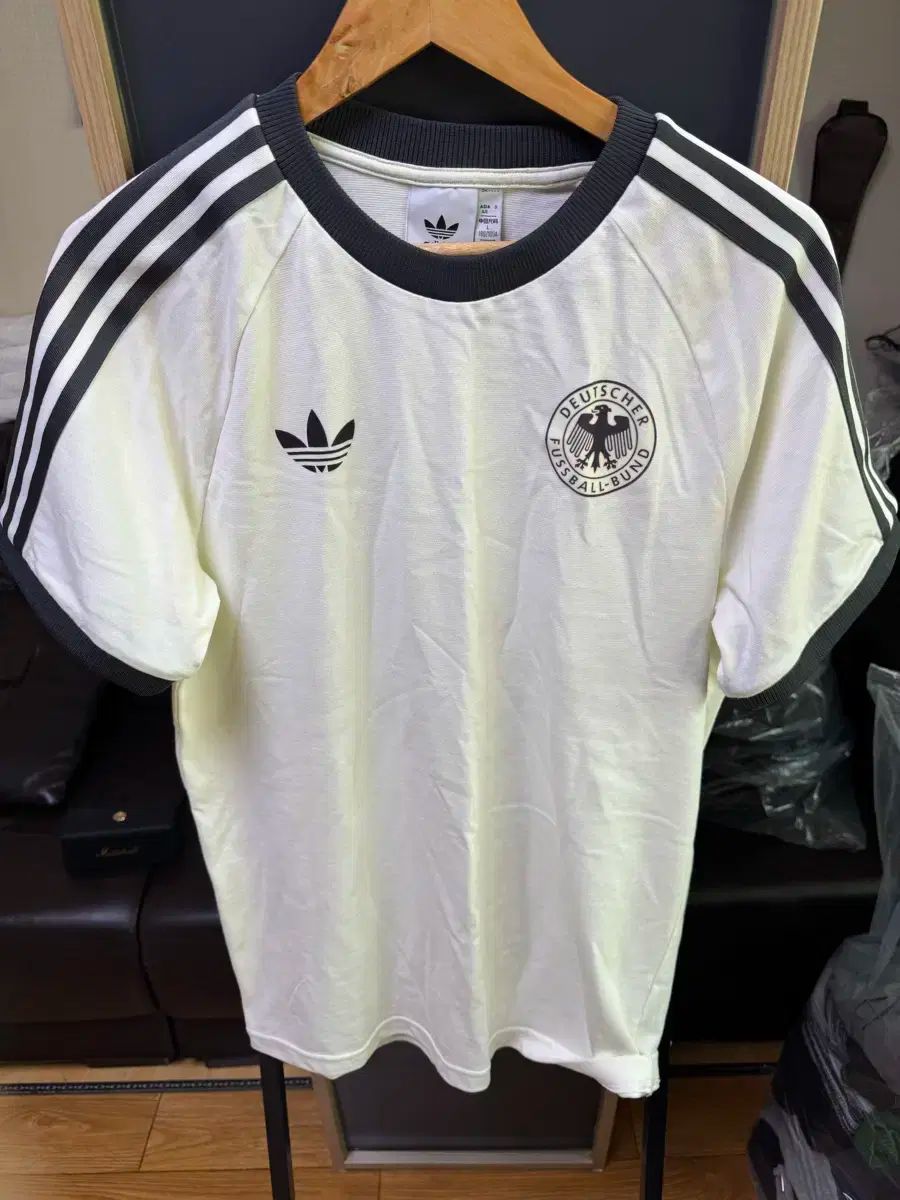 adidas(アディダス) ドイツ アディカラー クラシック 3本線 Tシャツ オフ 白 L