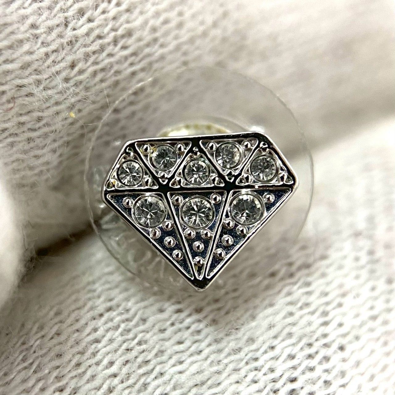 SWAROVSKI】ダイヤモンド型 ピアス シルバーカラー クリスタル パヴェ 