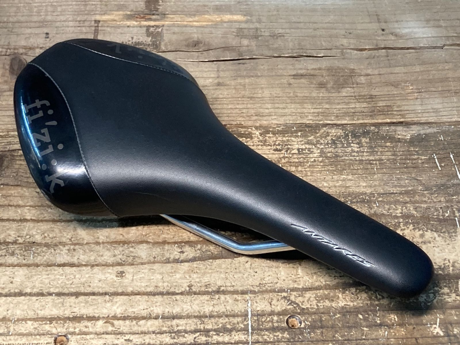 Fizik Antares R1 ブラックサドル フィジーク（fi'zi:k） サドル