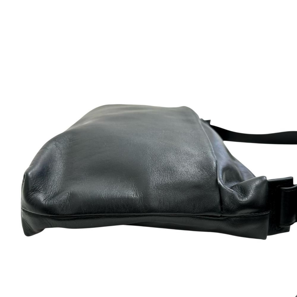 ear PAPILLONNER/イアパピヨネ ショルダーバッグ レザー ブラック