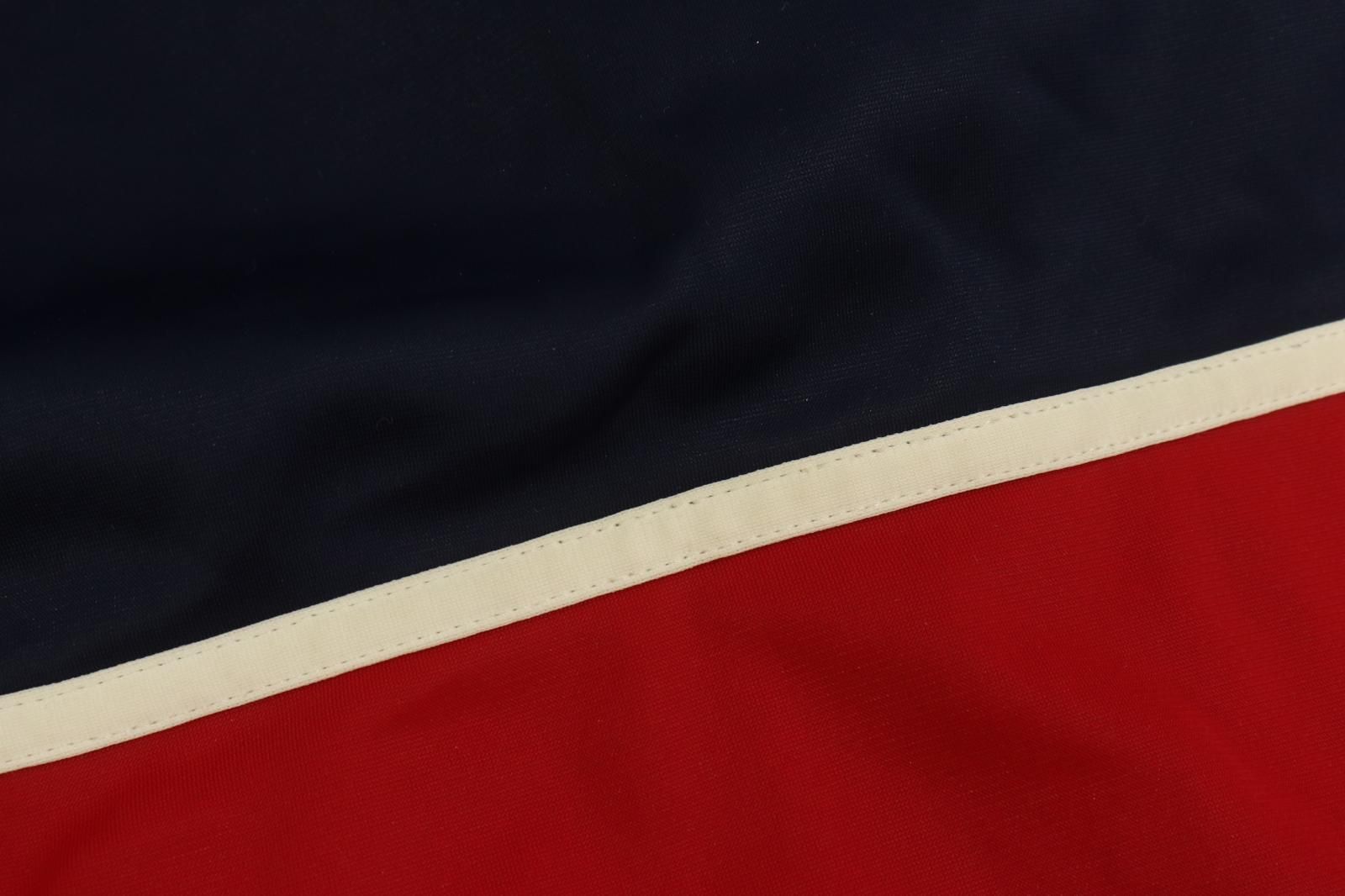 トラックジャケット