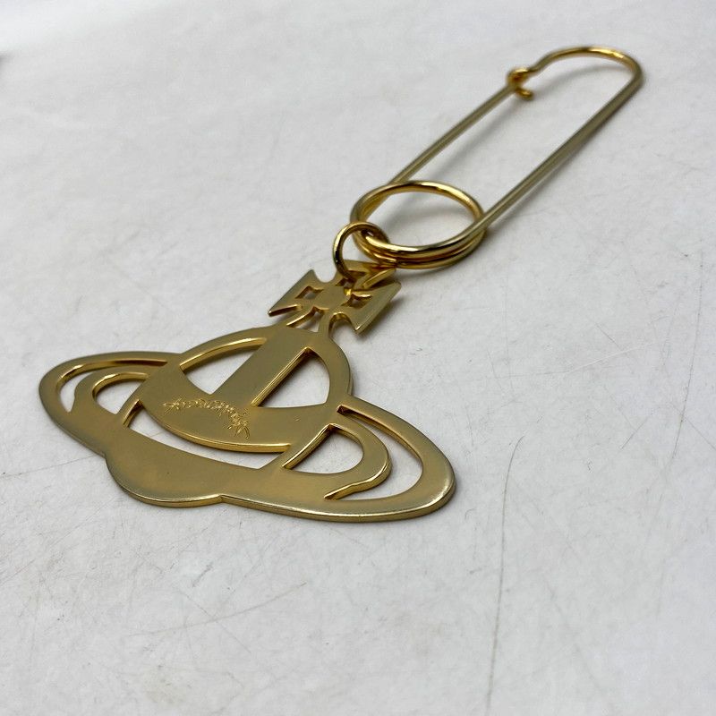 KEY HOLDER