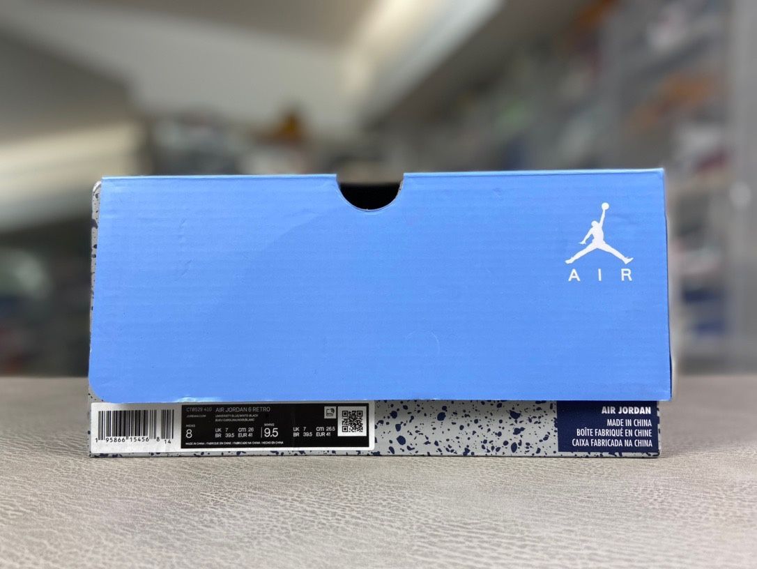 ナイキ NIKE エアジョーダン AIR JORDAN 6 UNC スニーカー