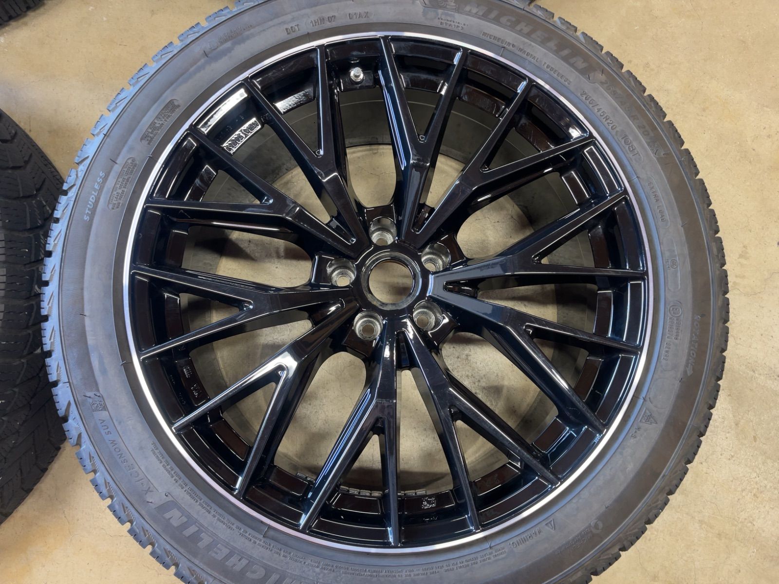 ポルシェ マカン GTS ターボ OZ ミシュラン バリ山付 20インチ 4本セット