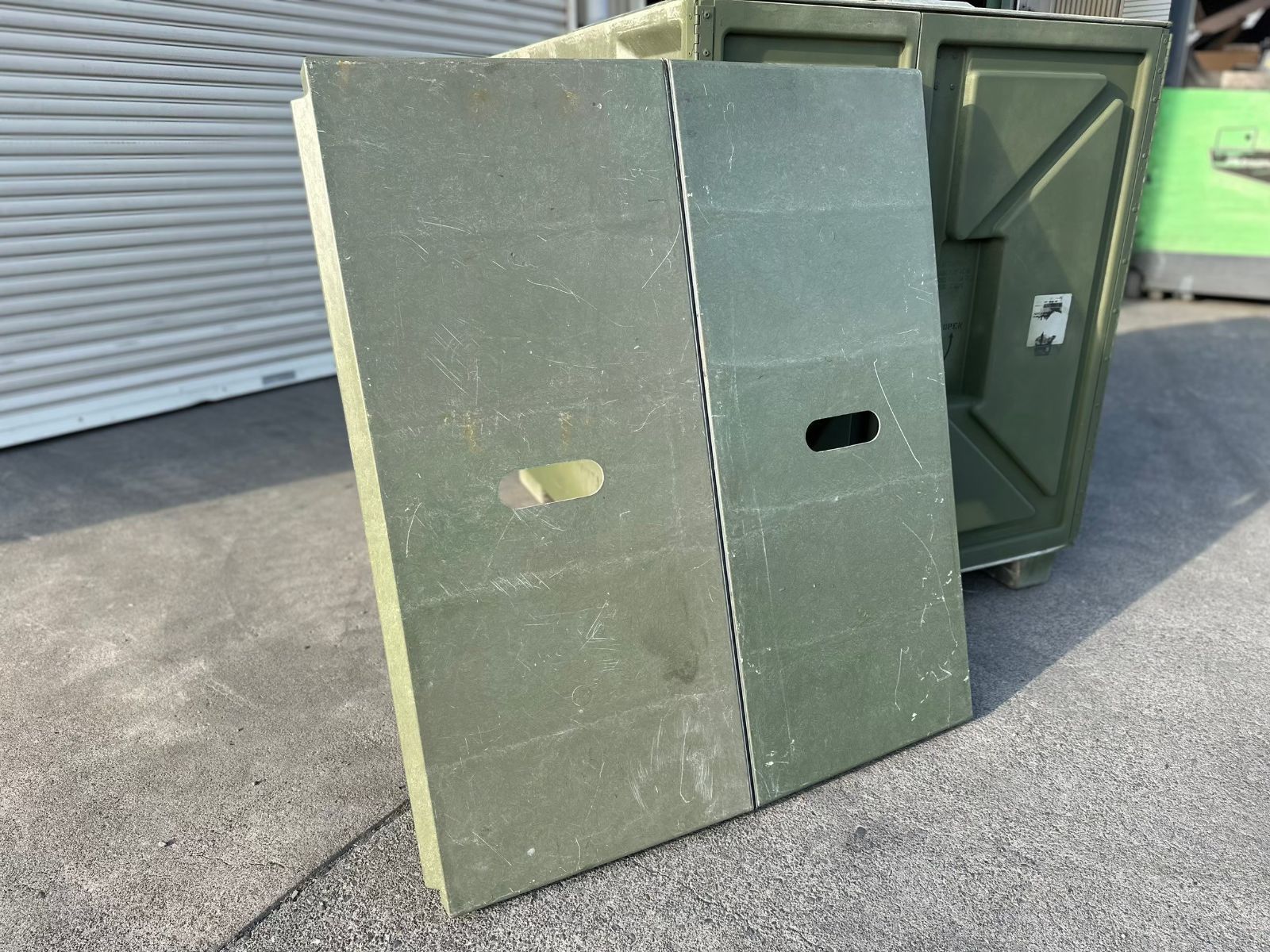 ◎【米軍放出品】専用棚板付きミニコンテナ 道具箱 工具箱 サバゲー 