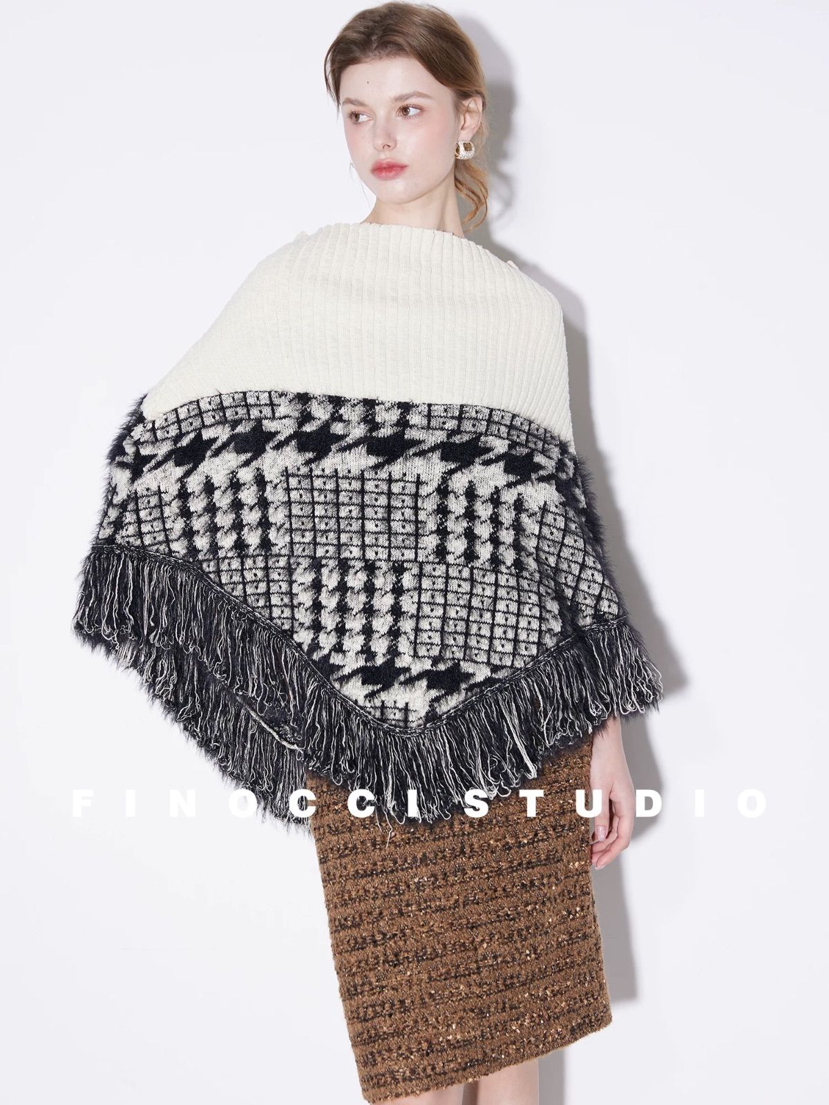 千鳥格子ケープニット スタイリッシュ