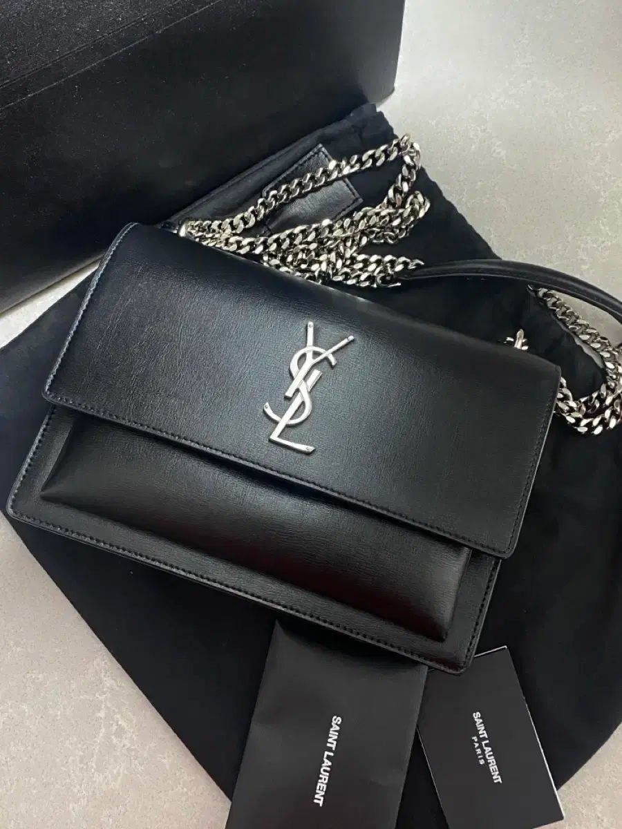 YVES SAINT LAURENT イヴ サンローラン サンセット ミディアム シルバーチェーンバッグ