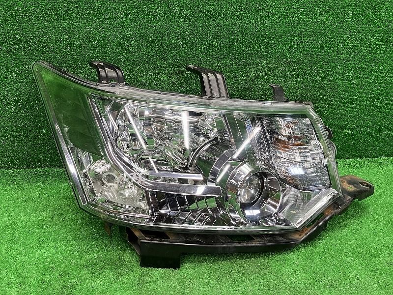 デリカD5 CV5W 右ヘッドランプ・ヘッドライト G プレミアム 4WD
